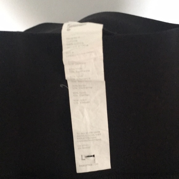 Fabletics set. Black leggings and bra, low impact, both items sized large. - Picture 4 of 6